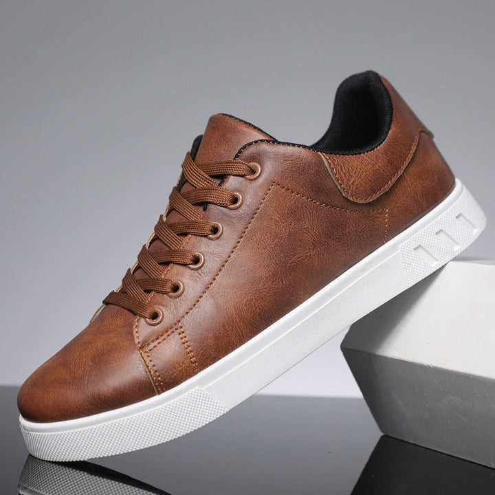 BERLIN – Zapatillas de cuero