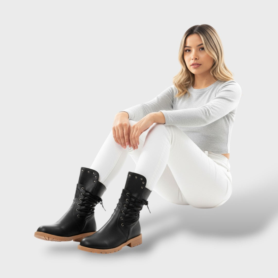 Botas de Media Caña con Cordones y Detalles de Tachuelas