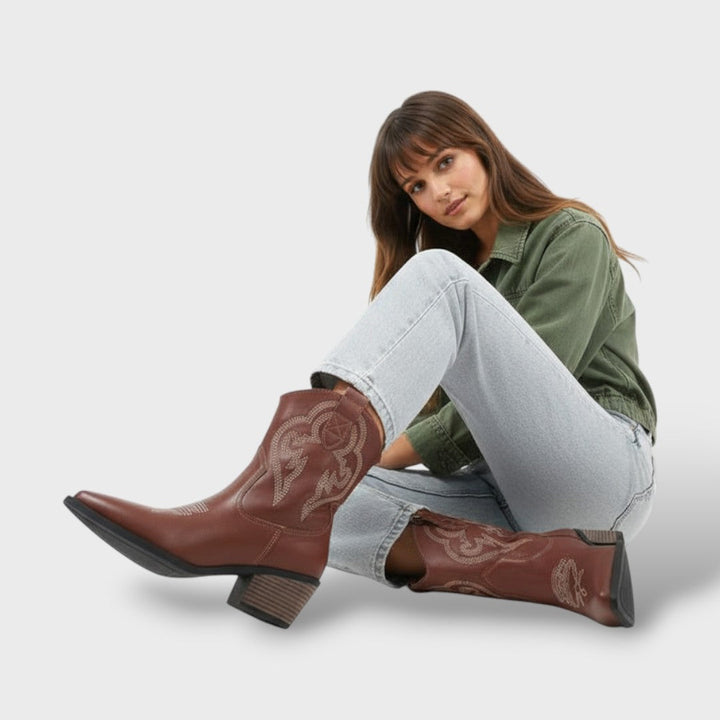 Botas retro bordadas con tacón ancho